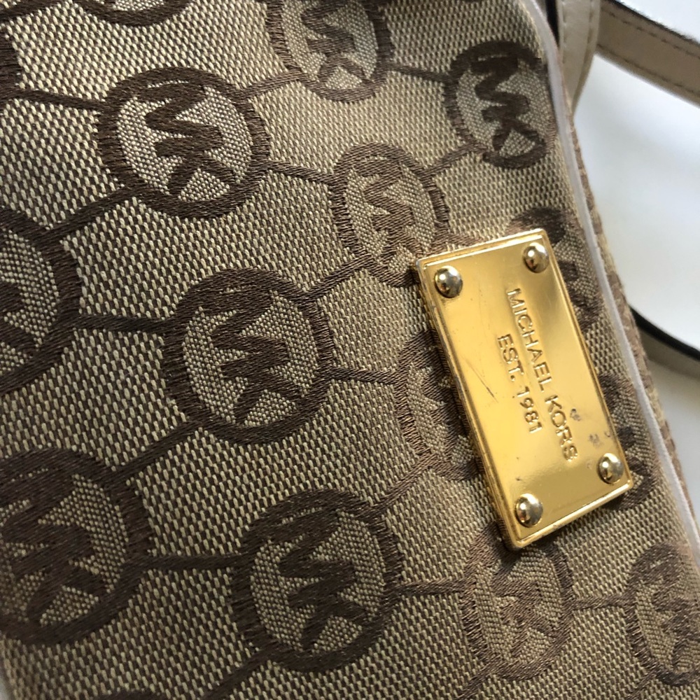 Michael kors cross body